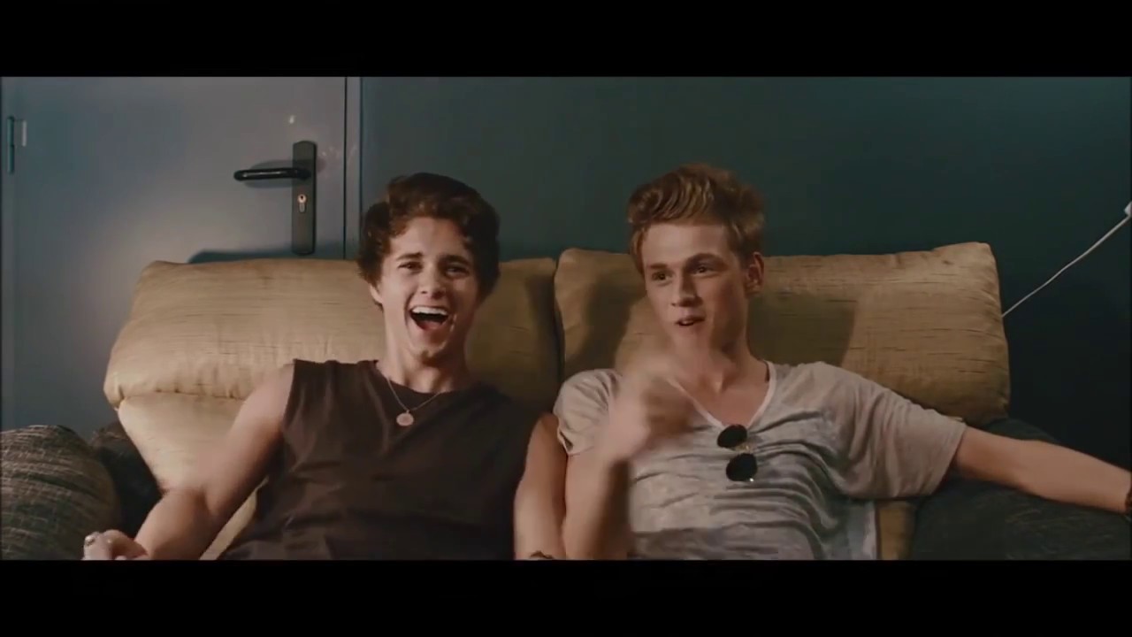 T H E   V A M P S   C R A C K #1