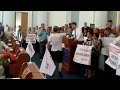 Депутату Гайовичу вручили червону жіночу білизну