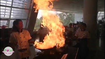 Hướng dẫn xóc chảo - Dạy nghề Rosa khai giảng khóa học Đầu Bếp Chuyên Nghiệp