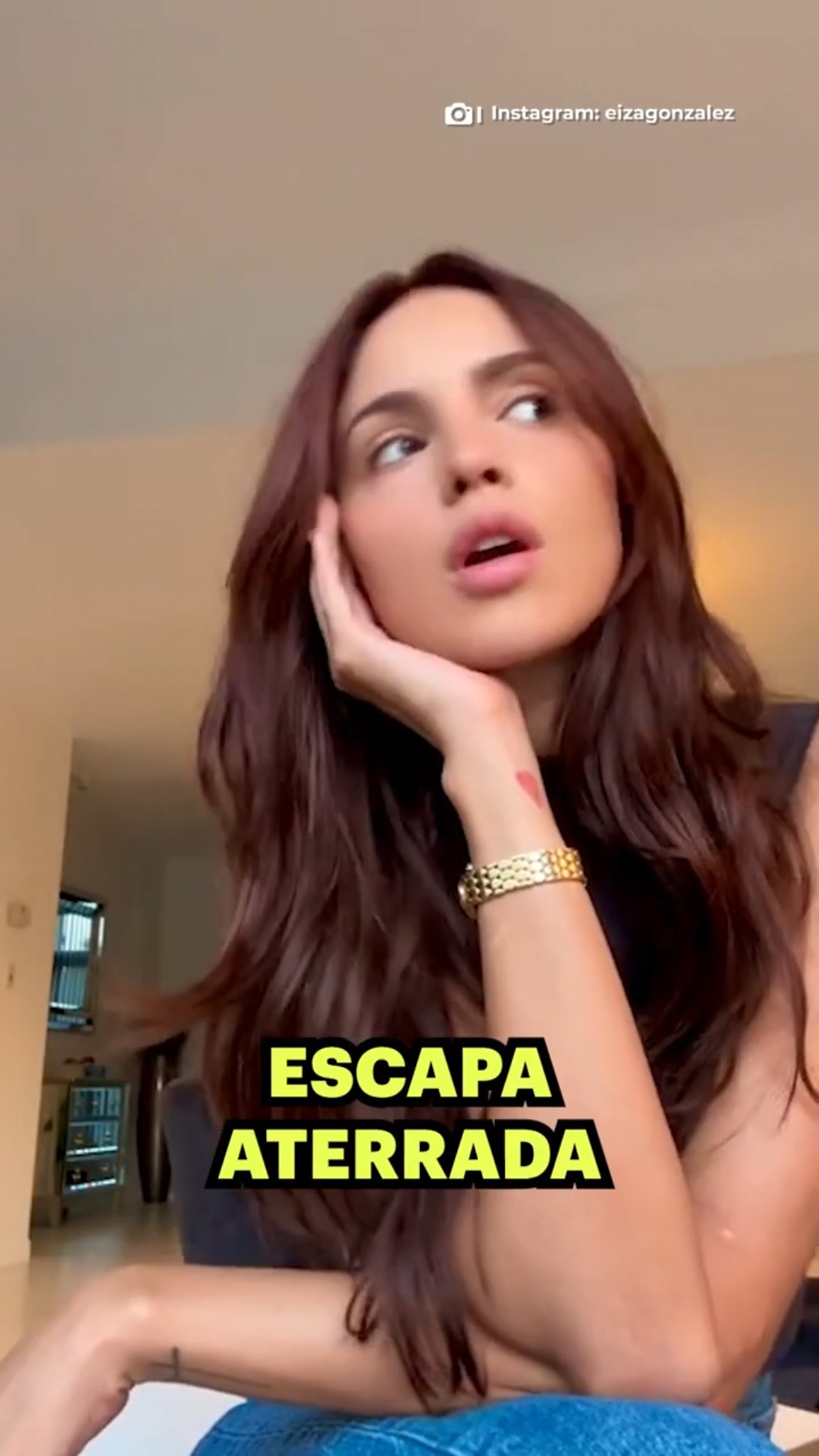 Eiza González ESCAPA ATERRADA de Los Ángeles tras fuertes incendios ? #News