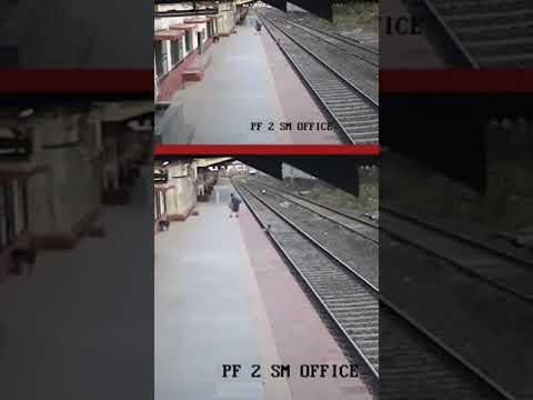 حادث مرعب لحظه وقوع الطفل أمام القطار