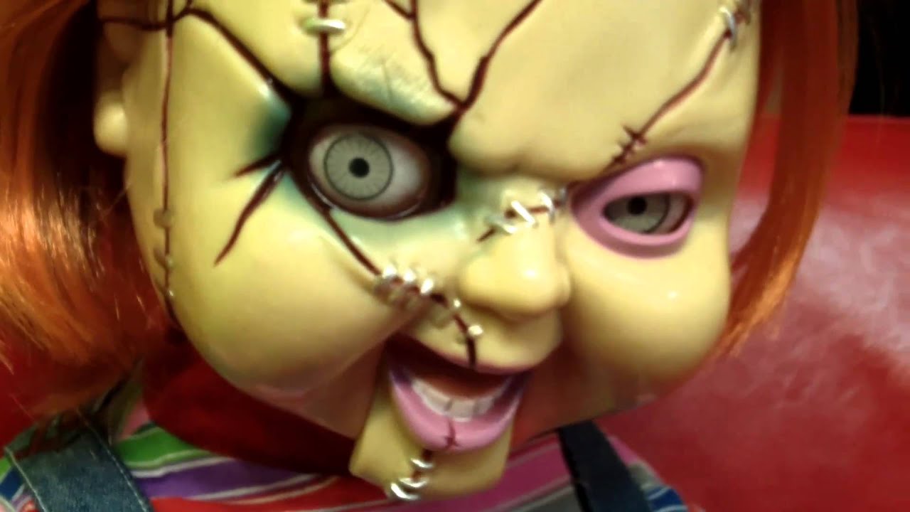horror chucky doll