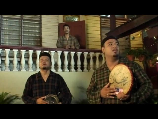 Raihan & Hujan - Salam Aidilfitri Ayahanda Dan Bonda [Official Video with HD version] class=