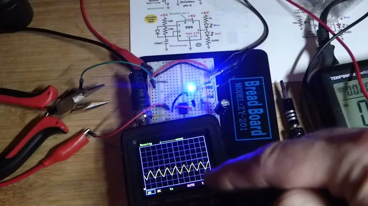 Capacitor Voltage Oscilloscope Measured Astable Mode 555 Timer Alternating LEDs