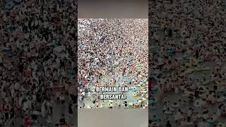 Pantai Teramai Di China