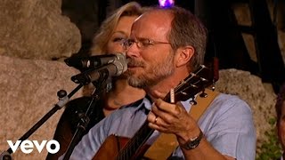 Video thumbnail of "Buddy Greene, The Isaacs - Walkin' in Jerusalem [Live]"