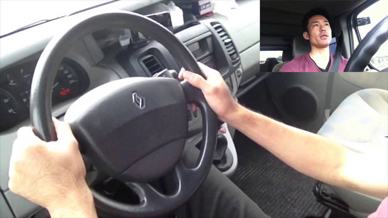 切り込んでから戻すまで両手 運転初心者ハンドル操作のコツ Youtube