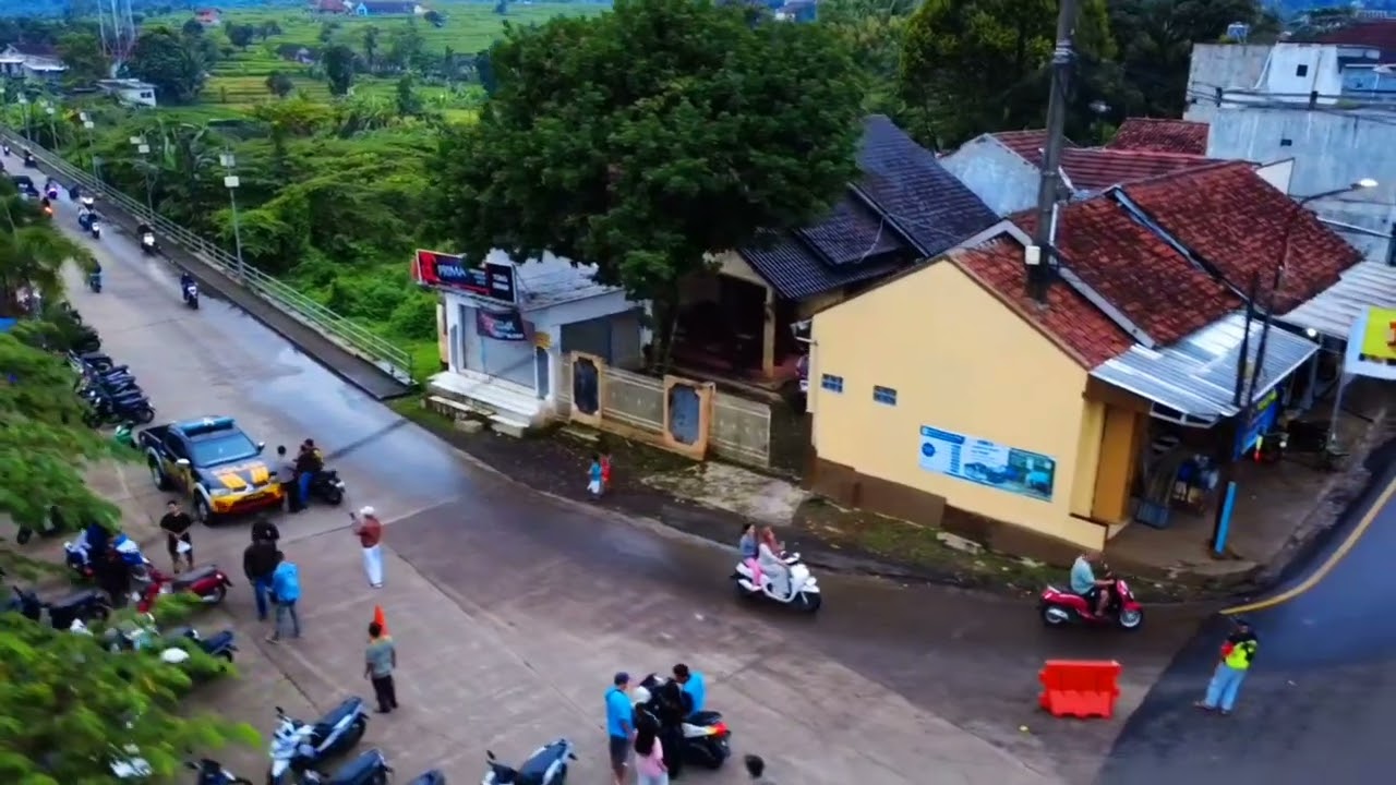 Ngabuburit Di Jembatan Cinta Tugu Desa Wado Sumedang 