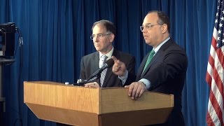 CQ Roll Call's David Ellis and Steve Komarow at a Foreign Press Briefing