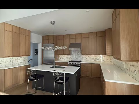 Slim Shaker Kitchen video preview