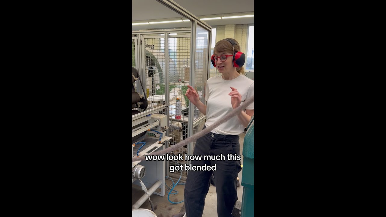 Carding some North Country Cheviot!