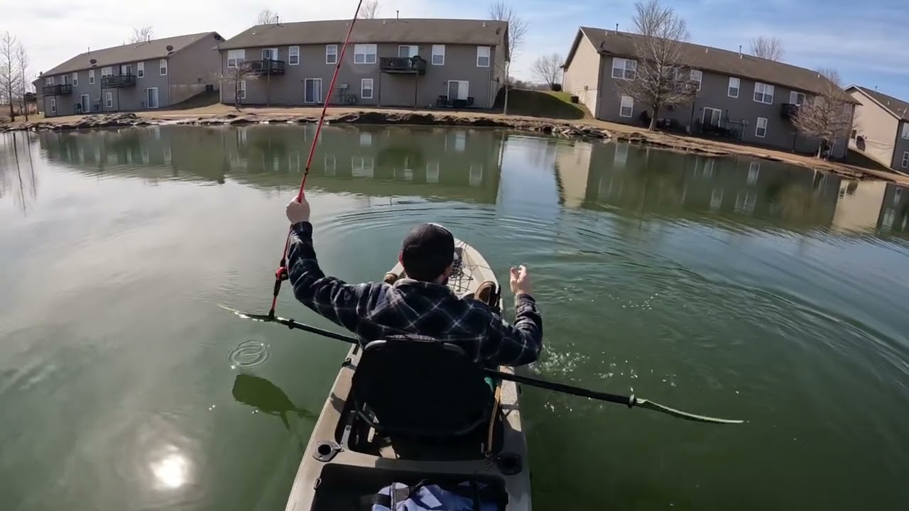Chasing cold water bass! Late winter kayak fishing.