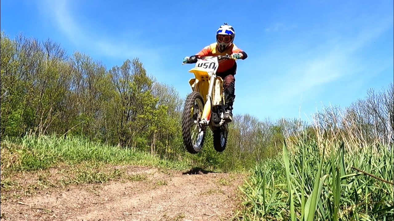 Дерзкий дедушка Suzuki RMZ 450!!!