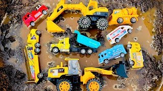 Carros y Camiones Infantiles Atrapados en el Lodo - Toys Construction Vehicles Under The Mud