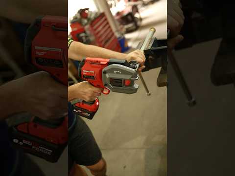 First Look 👀 NEW Milwaukee M18 FUEL Steel Pipe Cutter (M18FPCS0)