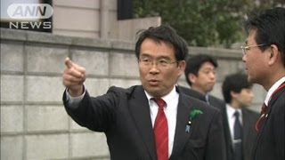 発砲相次ぐ福岡の現場を国家公安委員長が視察（12/04/21）