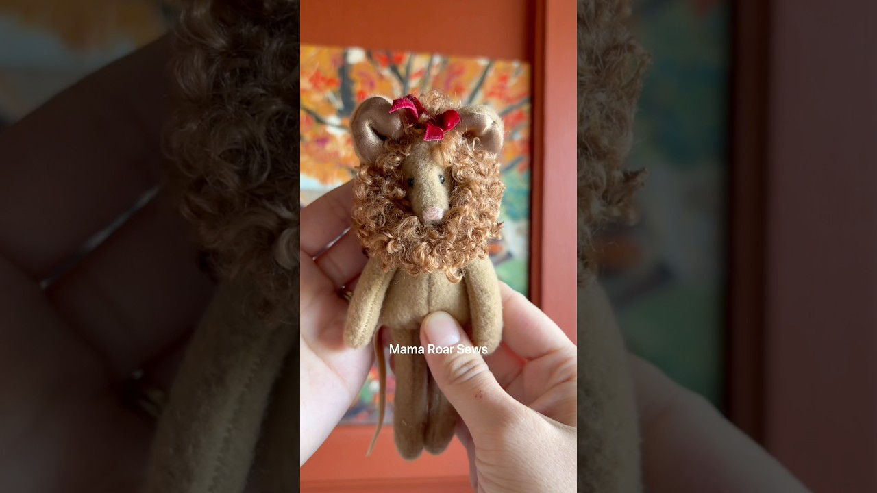 Day 16/31: making tiny costumes every day