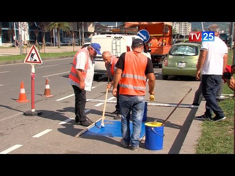 ბათუმში ქუჩებში საგზაო ნიშნების მოხატვა მიმდინარეობს