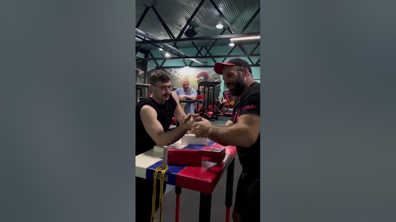 Максим Битаров Акимбо