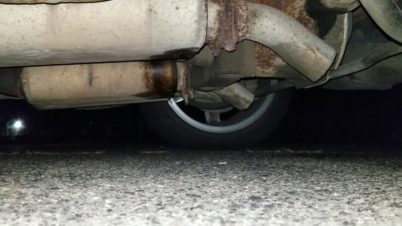 98 mustang gt Engine misfire, low compression in cylinder 4. No white