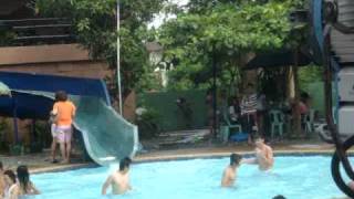 TWEENS sa pool part 1 ^_^