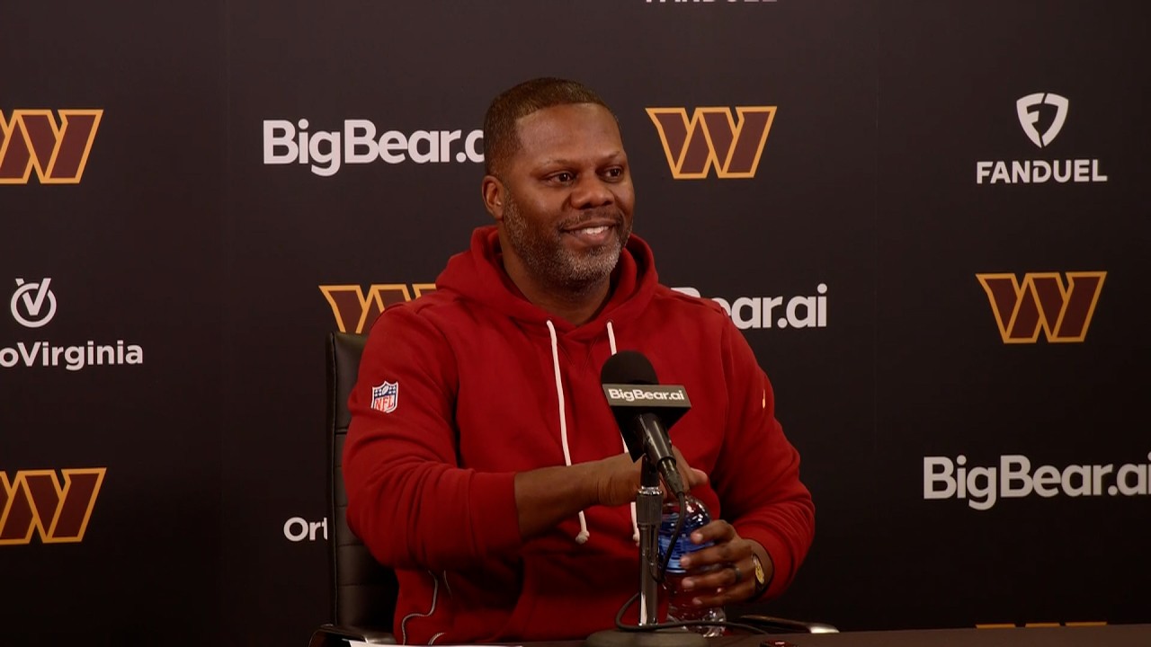 Вступительная пресс-конференция координатора обороны команды Commanders Даронте Джонса