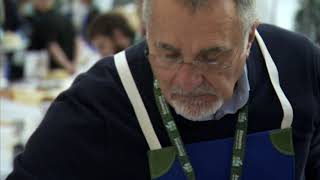 Los jueces catan los quesos de los World Cheese Awards