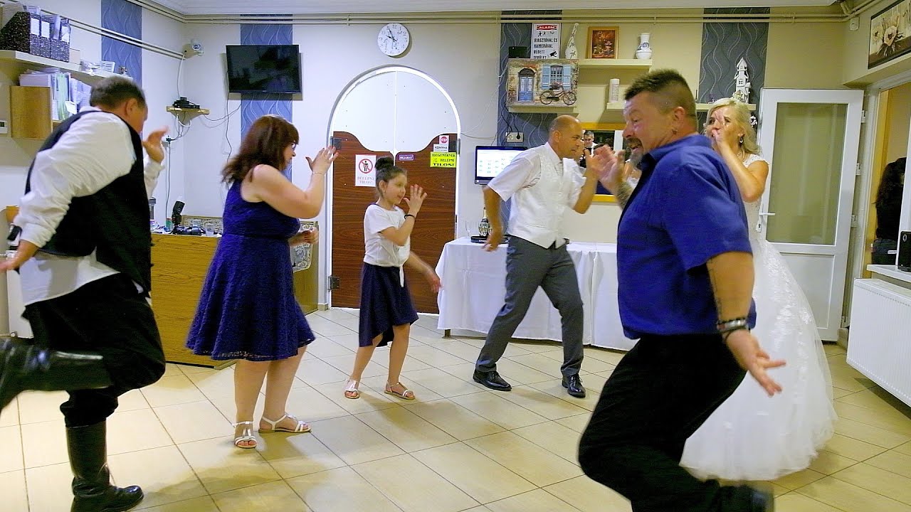 Mulassunk a RetROkonok zenekarral Judit és Tamás esküvőjén-Buzsák Hársfa étterem