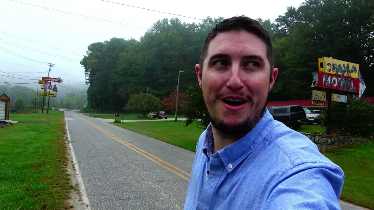Old Vintage Motel & Restaurant signs in Cherokee, North Carolina