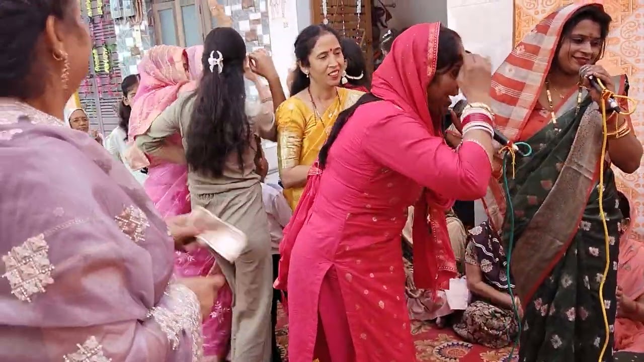 तेरे रंग में रंगा जमाना मिले मैं जहां भी रहूं बरसाना मिले! #subscribe #like #comment #share 