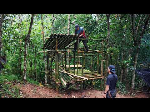 Berkemah di Tengah Hutan! Membangun Shelter yang Nyaman dan Aman dari Serangan Binatang Buas