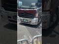 巨大トレーラーUDクオンの右折
