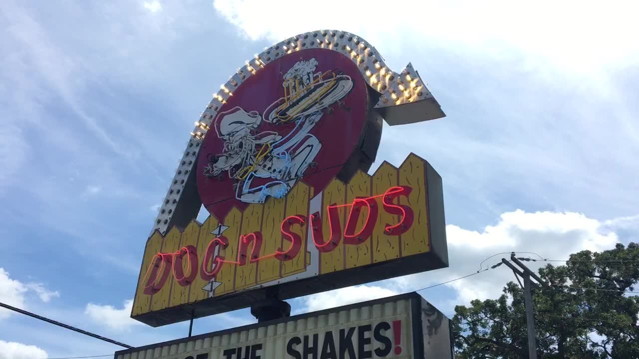 Dog ‘n Suds DriveIn, Richmond, Ill. YouTube