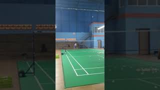 latihan dasar badminton di Unggul Jaya Badminton Club Pekalongan hub i telp 0816 661 335...