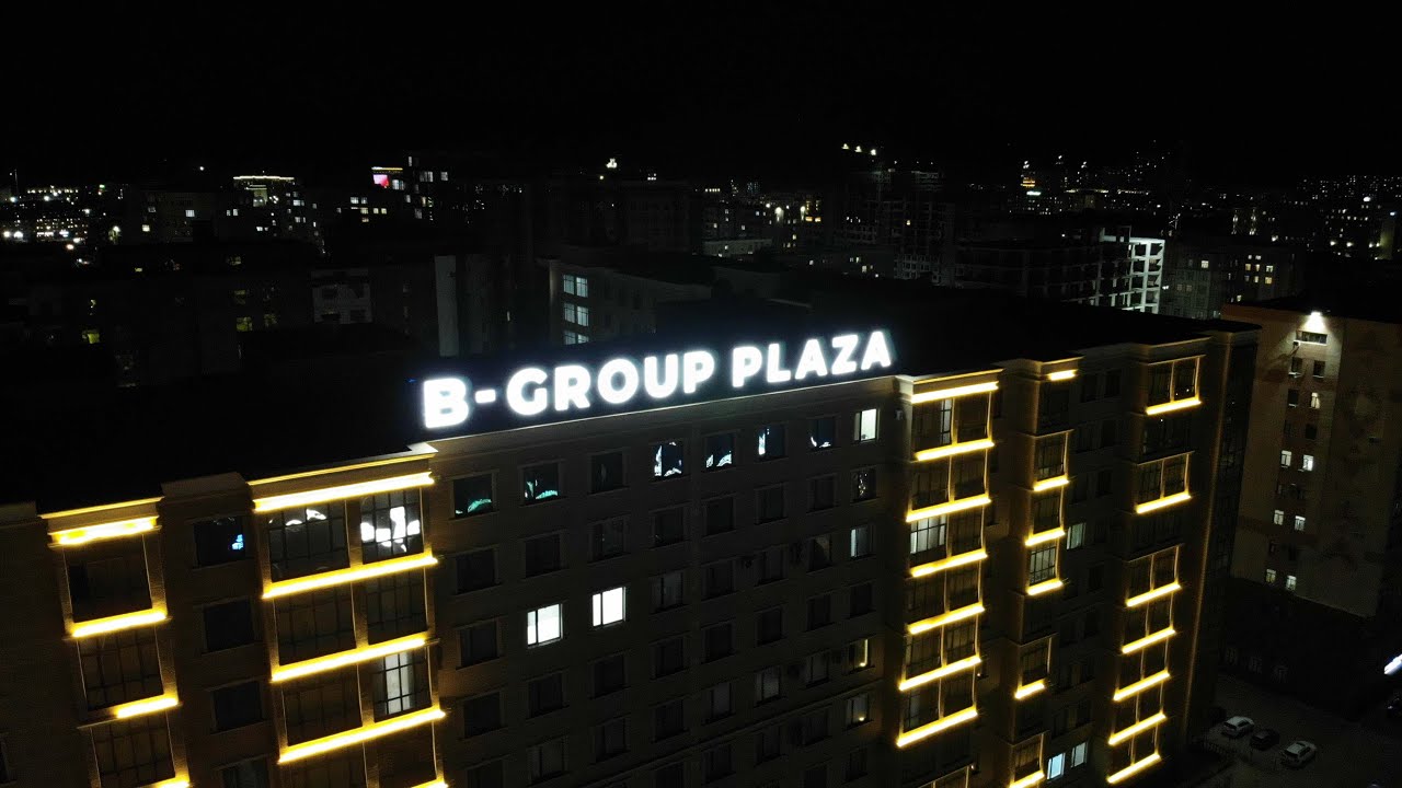 Крышная вывеска B-GROUP PLAZA
