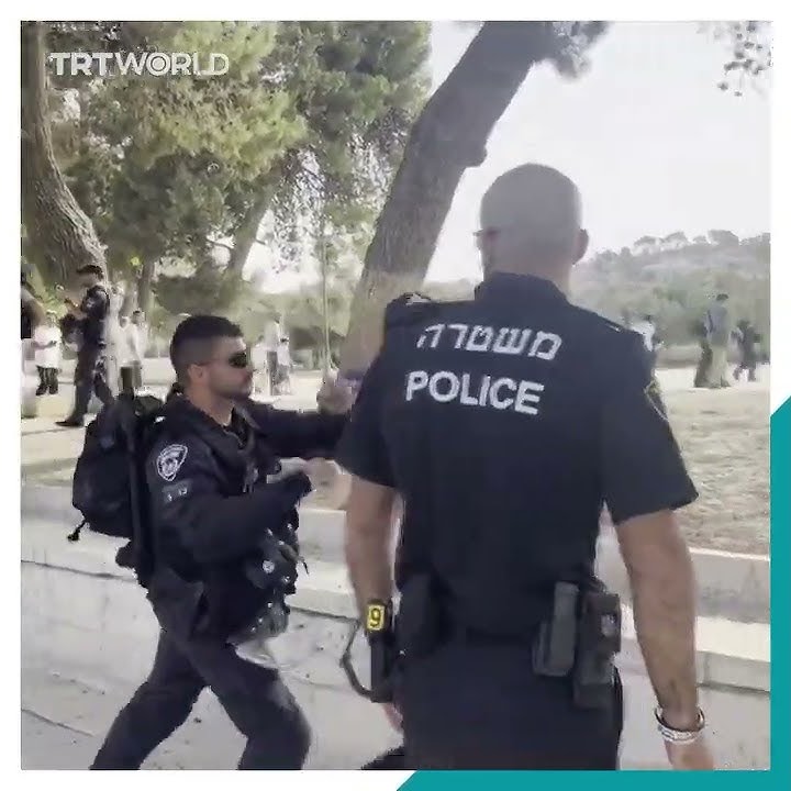 Israeli settlers storm Al Aqsa compound ahead of flag march