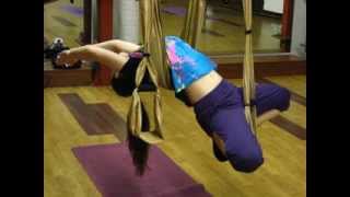 Открытый урок - йога в гамаках. Инструктор Екатерина Булдакова.(Йога в гамаках (или йога в воздухе, антигравитационная йога) - это новый, оригинальный вид занятий, который..., 2013-11-15T19:44:20.000Z)