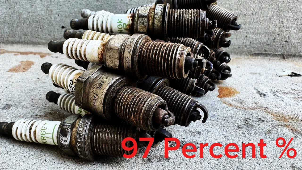 Forging iridium Damascus KNIFE from SPARK PLUGS!