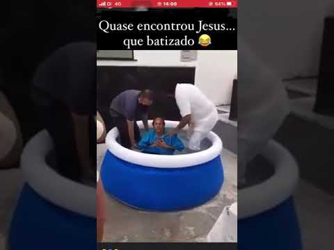 Vídeo: Alguém já se afogou sendo batizado?