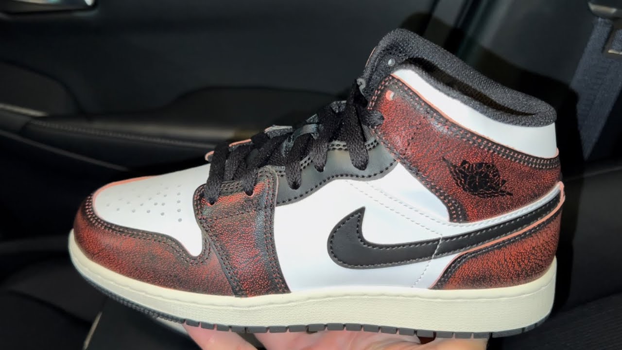 Air Jordan Mid SE Wear-Away Chicago
