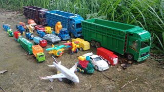 Mainan mobil mobilan truk kontainer, truk tangki, excavator, mobil konstruksi, kereta api.
