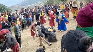 Himalaya Buddhism  lama nach chyam nach