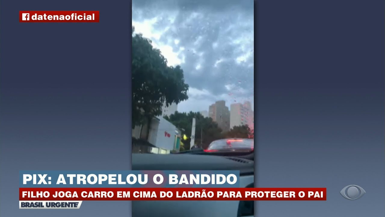 Filho joga carro em cima do ladrão para proteger o pai