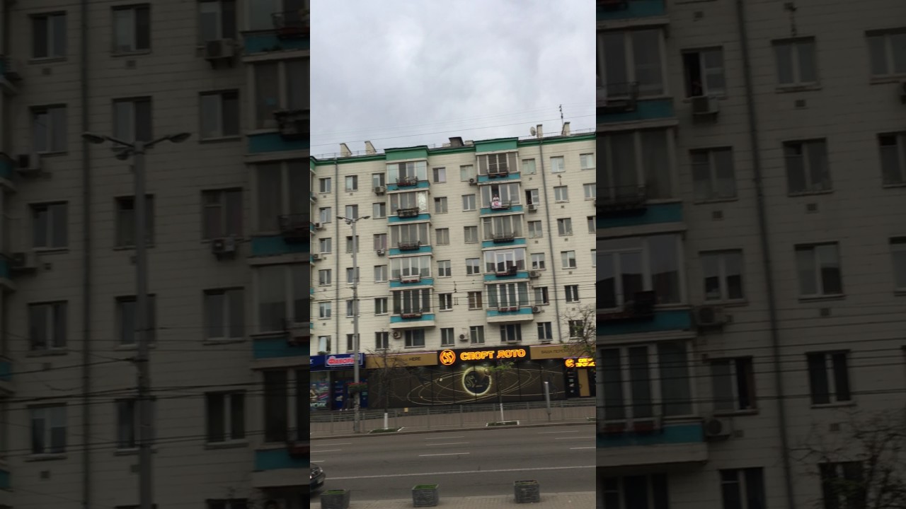 The Kiev Major: одинокий болельщик Virtus.pro из дома напротив