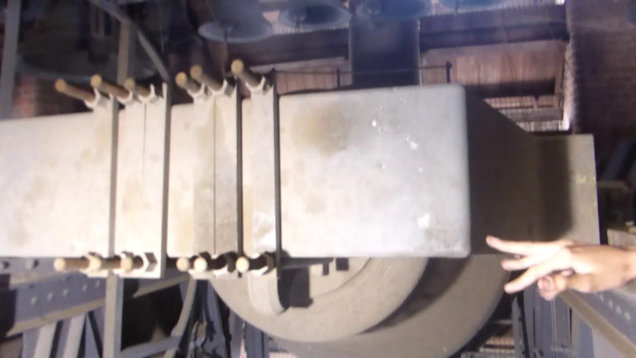 Volée du bourdon et des quatre cloches de l'église Saint-Christophe