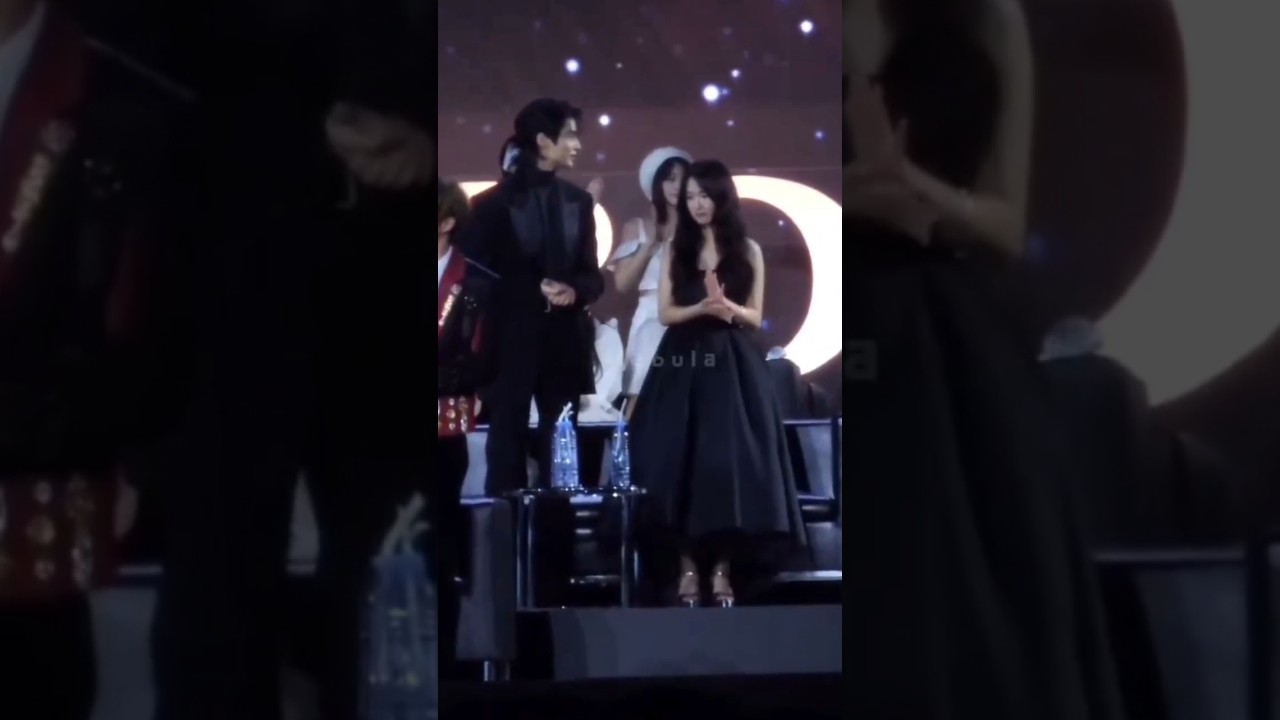 hyeyooniie realized something😂 #김혜윤 #변우석 #김혜윤변우석 #변우석김혜윤 #우혜커플