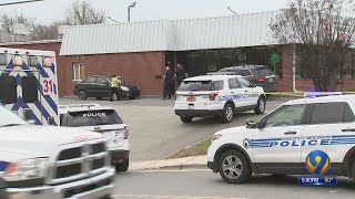 Worker shot during robbery at north Charlotte restaurant police say