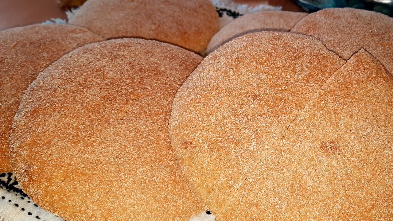 علاش غنكذب عليكم ؟؟؟؟ خبز بالدقيق الكامل طلب المتتبعات بلا تمارة وقوة الدليك مفشفش ورطب وصحي اكثر