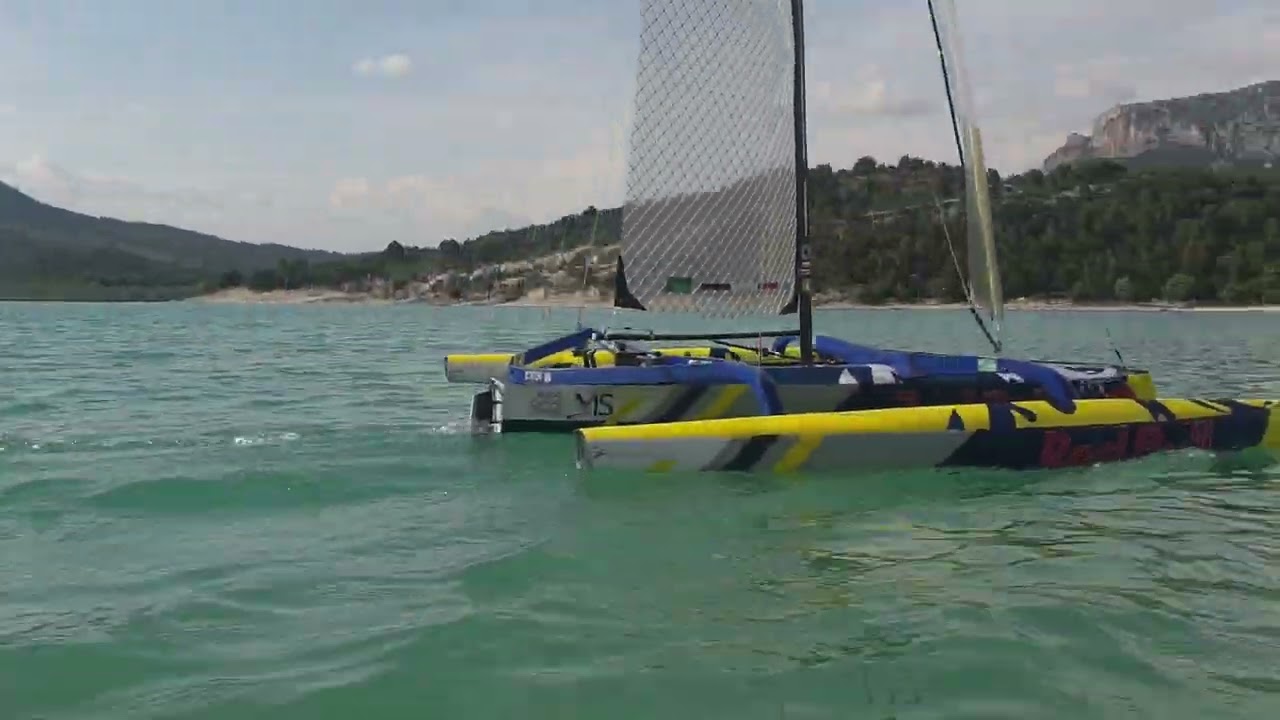 trimaran ultime red bull rc