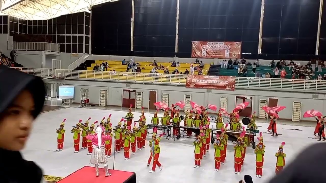PENAMPILAN DRUMBAND MI NASRUL UMAM AMBENG AMBENG DUDUK SAMPEYAN DI WEP GRESIK